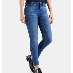LEVI’S SKINNY JEANS